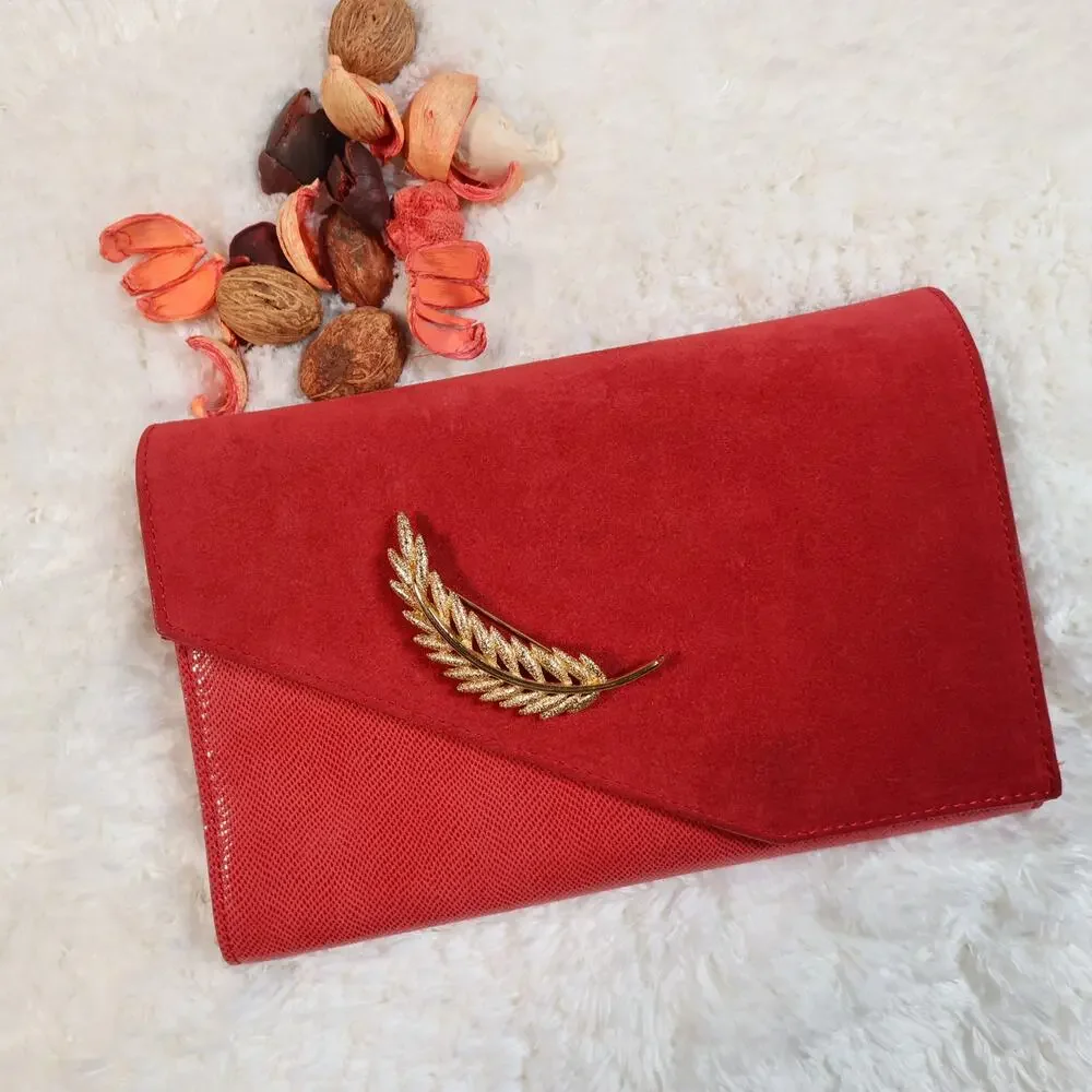 Vintage Signed MONET GOLD TONE Beautiful LEAF Brooch Pin 3”